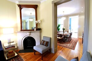 Interior - Prime Location & Pro Cleaned! Capitol Hill Union Station Sleeps 7 Parking x 2  (Washington)