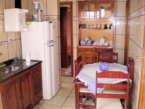 Frigorífic, microones, forn i placa de cuina