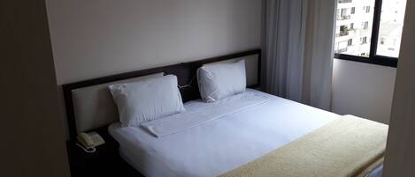 2 Schlafzimmer, Schreibtisch, schallisolierte Zimmer