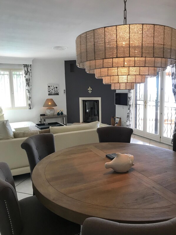 Interior - Villa, super sea view of Baie st Tropez, large pool, air conditioning, wifi, with garage  (Roquebrune-Sur-Argens)
