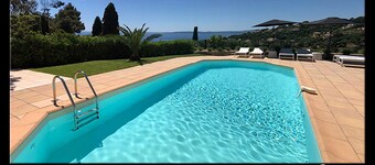 Villa overlooking Baie du st Tropez facing south with large garage