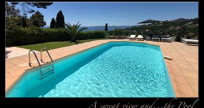 Villa overlooking Baie du st Tropez facing south with large garage