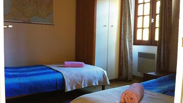 2 bedrooms, iron/ironing board, travel crib, free WiFi