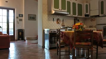 Refrigerador, horno, parrilla de estufa y lavavajillas