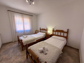 6 chambres, fer et planche Ă repasser, accĂšs Internet