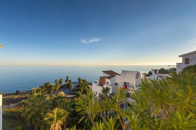 Unique Seaview Apartment situated front of the Mediterranean Sea, Torrox Costa