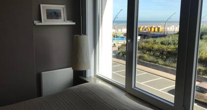 De Panne Luxury Apartment with character