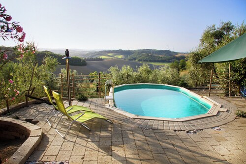 Grange avec jardin et piscine à usage exclusif