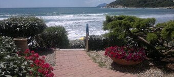 VILLAMAR with garden facing the sea !!