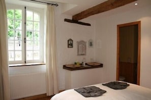 7 bedrooms, iron/ironing board, travel crib, free WiFi - Family friendly, very comfortable house with private pool. Dordogne (Celles)