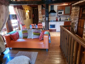 Älytelevisio, takka, DVD-soitin