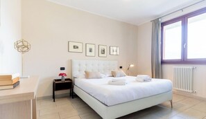 2 bedrooms, iron/ironing board, travel cot, WiFi - A breathtaking view in an enchanting place on LAKE COMO: apartment with 2 large bedrooms, an ideal solution for 2 couples or a family of 4. The apartment is located on the hills of Bellano, near an old sawmill. Free parking spaces are available right in  (Bellano)