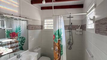 Douche, serviettes fournies