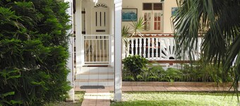 villa nanou, maison de location avec un petit jardin et une belle terrasse