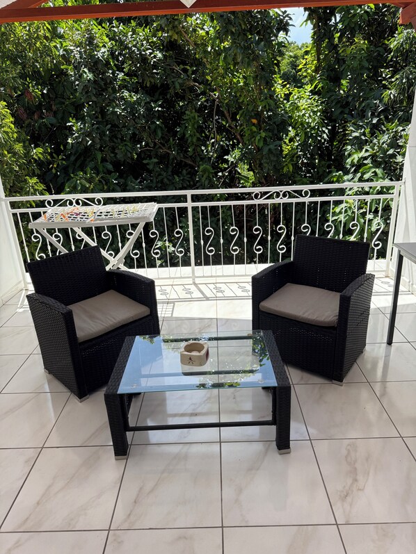 Property grounds - Villa nanou, quiet villa top with small sea view (BOUILLANTE)