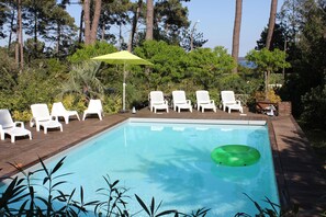 Outdoor pool, a heated pool - Beautiful house, heated private pool, near ocean and lake, sleeps 10 (Lacanau)