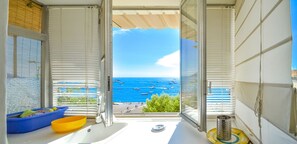 Dusj, hårføner, bidé og håndklær