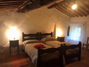 2 habitaciones, tabla de planchar con plancha y wifi gratis