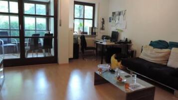 Smart-TV, Bücher, Musikbibliothek