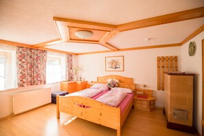 3 bedrooms, Internet, bed sheets