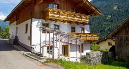 Cozy apartment with mountain views in a quiet location, suitable for families