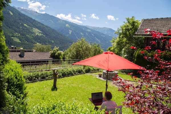 Garten mit Bergblick