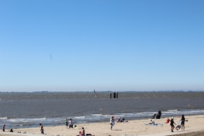 Plage à proximité, chaises longues