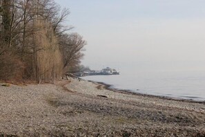 Plage à proximité, chaises longues