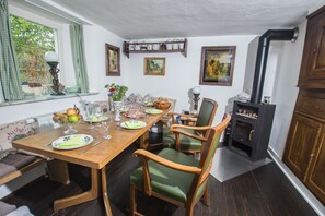 Dining - Charming farmhouse, Eifel, sauna, hiking, motorcycling, dogs, wellness,    (Irrhausen)