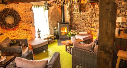 Charming farmhouse, Eifel, sauna, hiking, motorcycling, dogs, wellness,