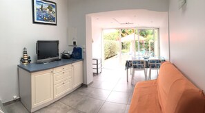 Interior - *** AIR-CONDITIONED HOUSE, SEAFRONT, SECURE PARKING, WIFI, (Portiragnes)
