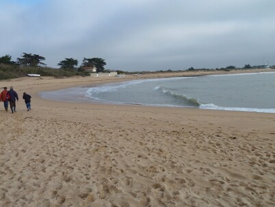 TYPICAL OLERONNAISE IN STONE OF COAST