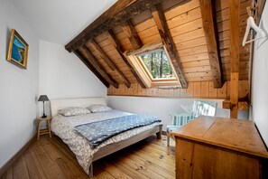 7 bedrooms, travel crib, free WiFi, bed sheets - Spa, Sauna 10min from the ski slopes, Magnificent renovated sheepfold (Cauterets)