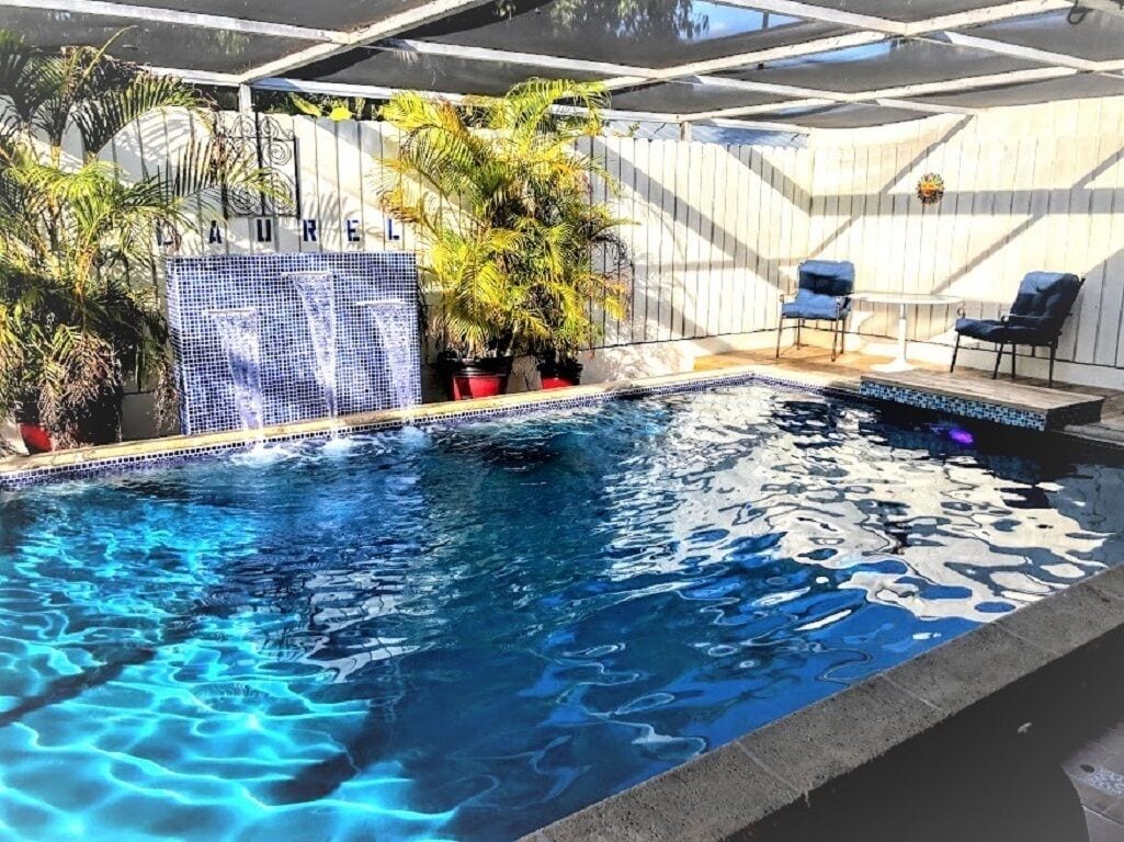 Laurel House Miami, Spacious Pool home, Billiards, Tiki, BBQ
