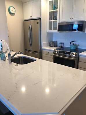 Fridge, microwave, oven, stovetop - Magical Place By The Sea. (Watsonville)