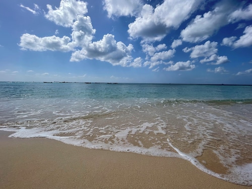 Breathtaking Beachfront Apartment - FREE Wi-Fi