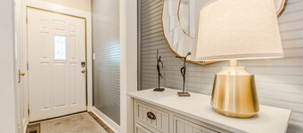 Charming Cottage in Historic Downtown Clarkesville