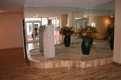 Superb apartment, downtown, private parking, quiet with elevator 