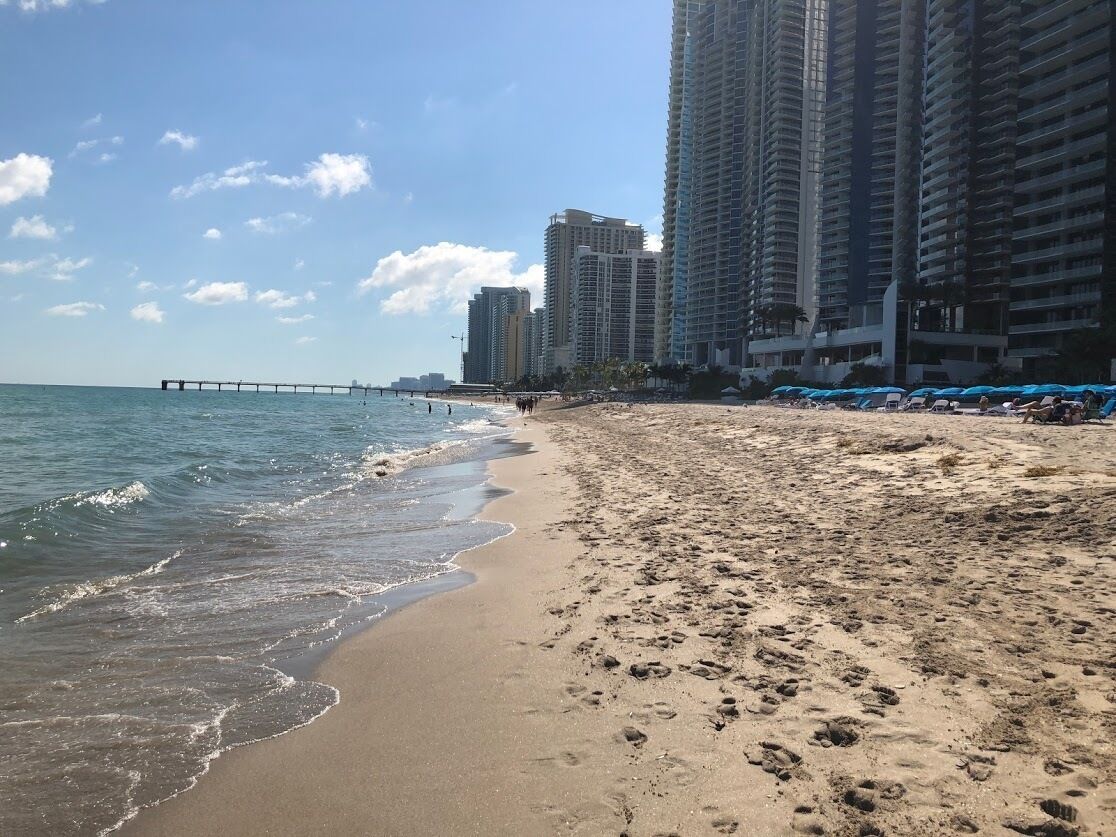 サンラウンジャー、ビーチタオル