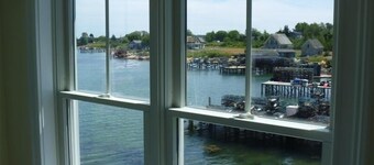 Perfect Oceanfront 4 Bdrm, Car charger, ADA Accessible with Beautiful Views