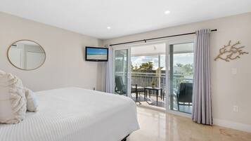 3 bedrooms, iron/ironing board, travel crib, free WiFi