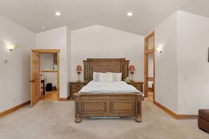 3 Schlafzimmer, Schreibtisch, Bügeleisen/Bügelbrett, kostenloses WLAN