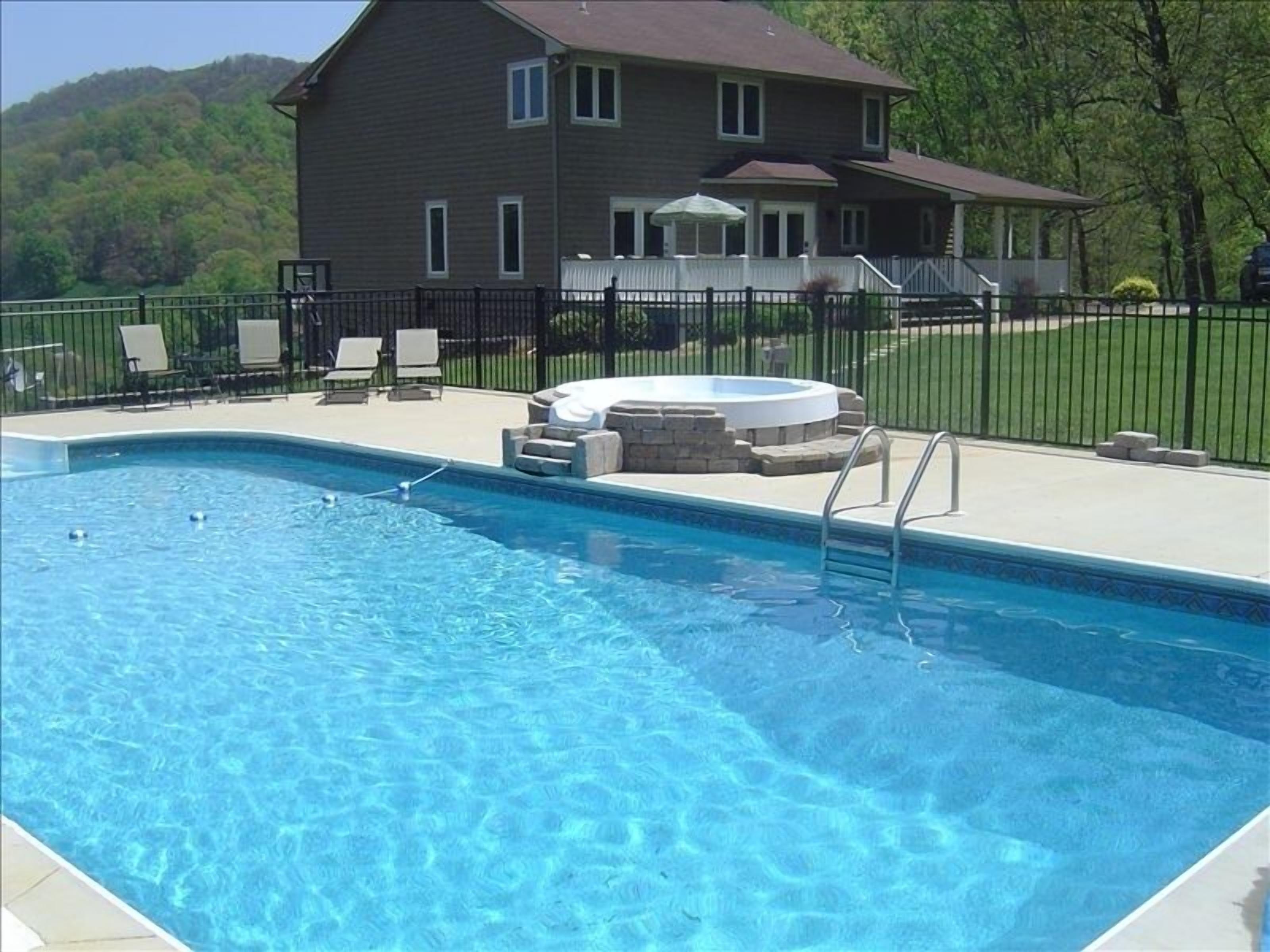 'Elevacres' - Private Pool, Hot Tub, Views