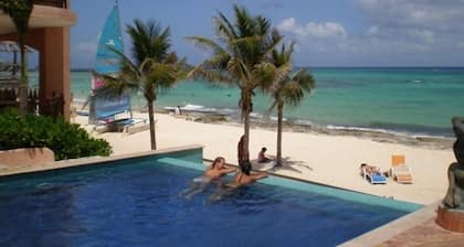 BEACHFRONT- 2 Master Suites- Parfait pour deux couples!
