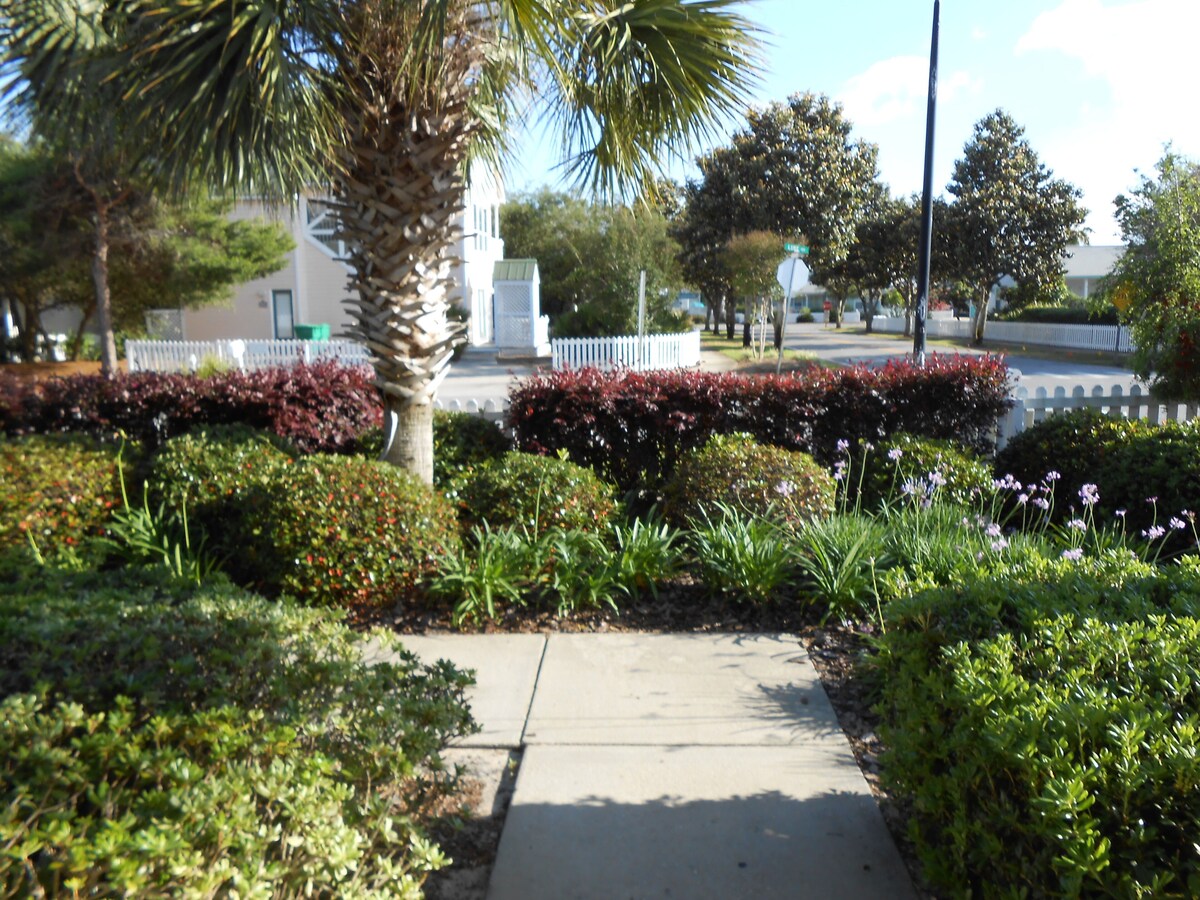 Photo 5 of SUNDIAL COTTAGE: CRYSTAL BEACH, DESTIN, FL. PRIVATE POOL!