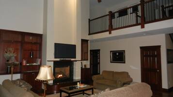 Smart TV, fireplace, DVD player, table football