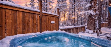 Bañera de hidromasaje al aire libre