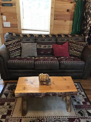 Smart-TV, peis og bøker