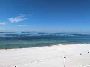 Ubicación a pie de playa y tumbonas