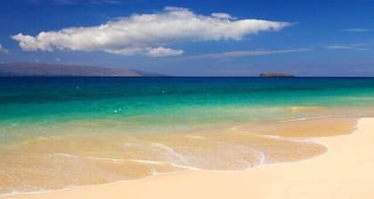 Dazzling Ocean View, Modern, Whole house AC. Upgraded Glass for a quiet setting